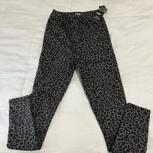 Leopard print skinny jeans